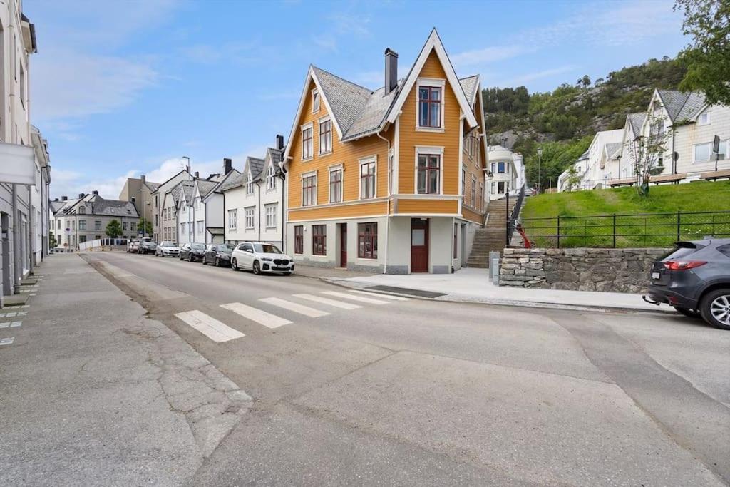 Charming, Central, Coffee Machine Alesund Bagian luar foto